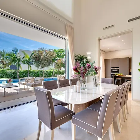 Vacation I Velazquez, 150m To The Beach, Heated Pool, Golden Mile *