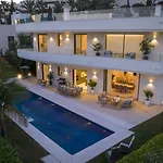 Vacation I Velazquez, Newly-built, Location In Marbella, 150m To The Beach, Heated Pool, Golden Mile, Bbq, World-class Dining *
