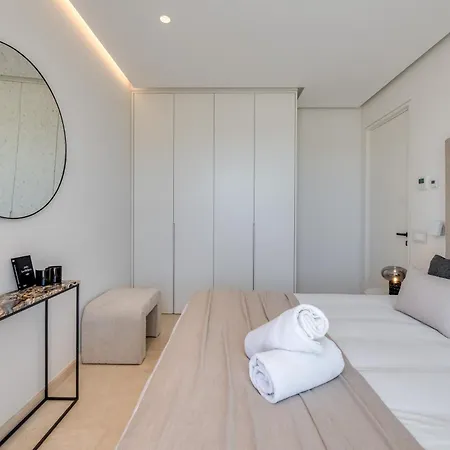 Vacation I Velazquez, Newly-built, Location In Marbella, 150m To The Beach, Heated Pool, Golden Mile, Bbq, World-class Dining