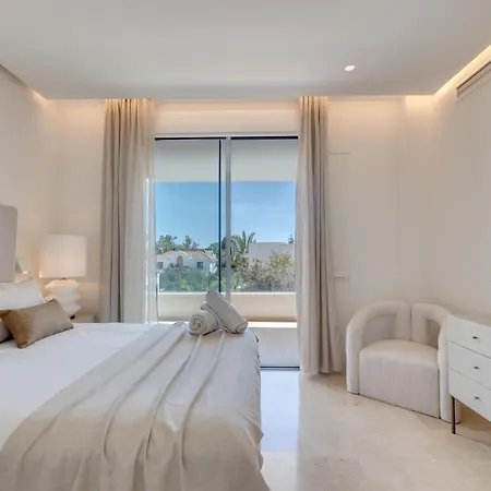Vacation I Velazquez, Newly-built, Location In Marbella, 150m To The Beach, Heated Pool, Golden Mile, Bbq, World-class Dining Villa Marbella