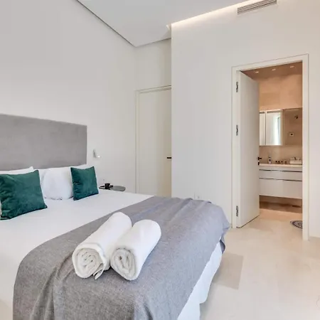 Vacation I Velazquez, Newly-built, Location In Marbella, 150m To The Beach, Heated Pool, Golden Mile, Bbq, World-class Dining Villa Marbella