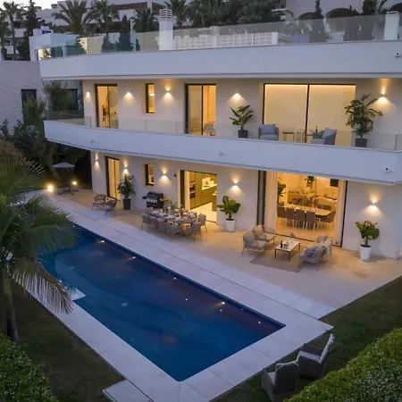 Vacation I Velazquez, Newly-built, Location In Marbella, 150m To The Beach, Heated Pool, Golden Mile, Bbq, World-class Dining *
