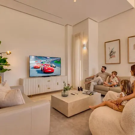 Vacation I Velazquez, Newly-built, Location In Marbella, 150m To The Beach, Heated Pool, Golden Mile, Bbq, World-class Dining ヴィラ