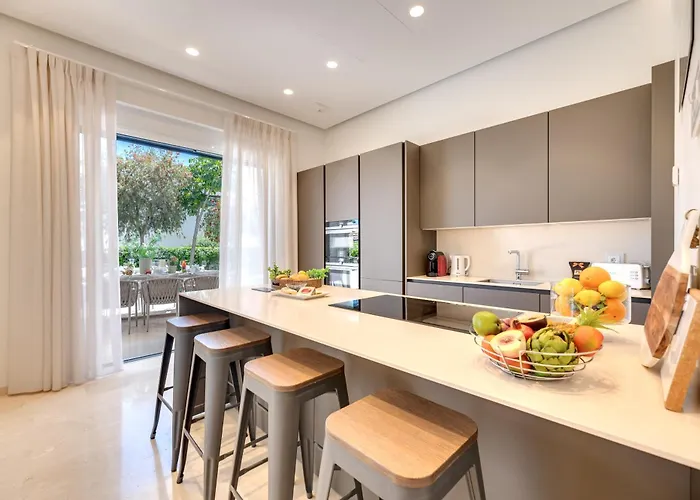 Vacation I Velazquez, 150m To The Beach, Heated Pool, Golden Mile