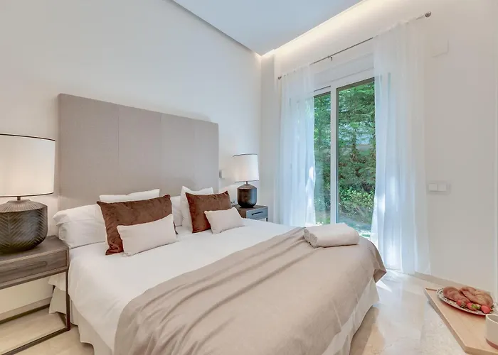 Villa Vacation I Velazquez, 150m To The Beach, Heated Pool, Golden Mile