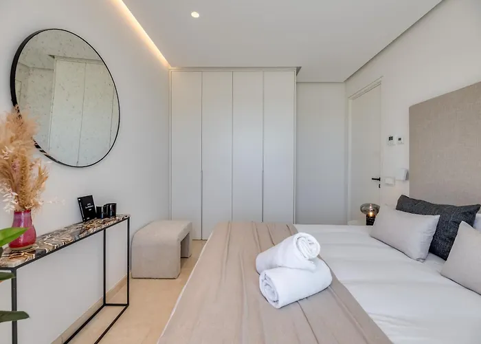 Vacation I Velazquez, 150m To The Beach, Heated Pool, Golden Mile