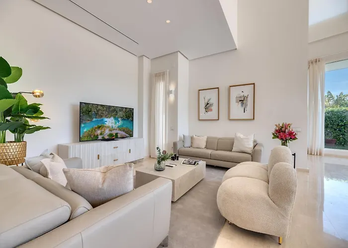 Vacation I Velazquez, 150m To The Beach, Heated Pool, Golden Mile Marbella