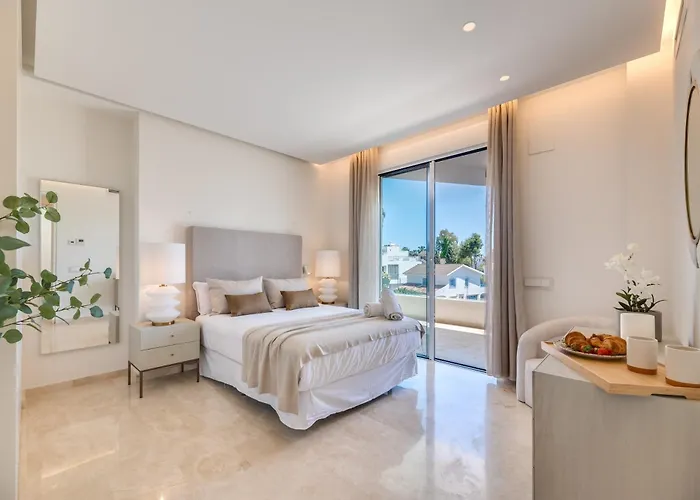 Vacation I Velazquez, 150m To The Beach, Heated Pool, Golden Mile * Marbella