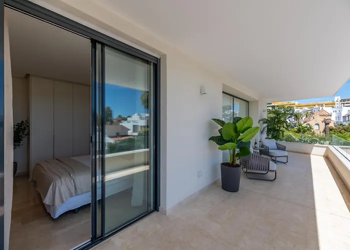 Vacation I Velazquez, 150m To The Beach, Heated Pool, Golden Mile