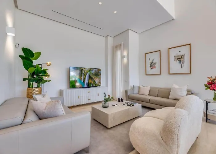 Villa Vacation I Velazquez, 150m To The Beach, Heated Pool, Golden Mile *