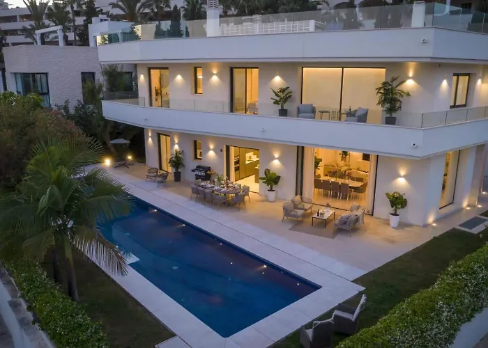 Vacation I Velazquez, 150m To The Beach, Heated Pool, Golden Mile *