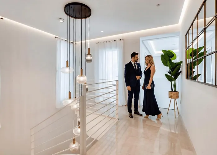 Vacation I Velazquez, 150m To The Beach, Heated Pool, Golden Mile Marbella