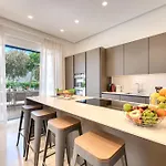 Vacation I Velazquez, Newly-built, Location In Marbella, 150m To The Beach, Heated Pool, Golden Mile, Bbq, World-class Dining