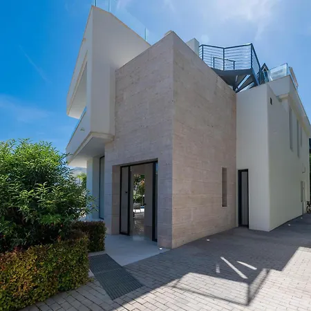 Vacation I Velazquez, Newly-built, Location In Marbella, 150m To The Beach, Heated Pool, Golden Mile, Bbq, World-class Dining *