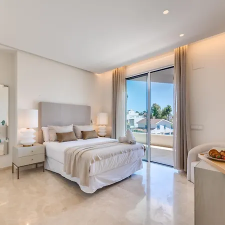 Vacation I Velazquez, Newly-built, Location In Marbella, 150m To The Beach, Heated Pool, Golden Mile, Bbq, World-class Dining * Μαρμπέλλα