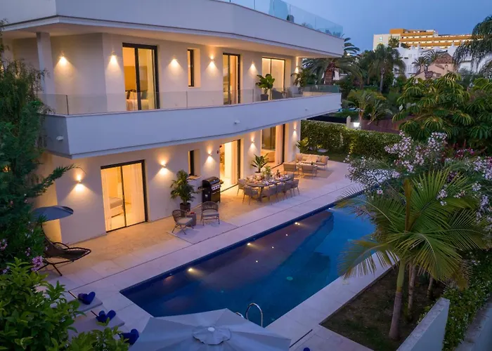 Vacation I Velazquez, 150m To The Beach, Heated Pool, Golden Mile
